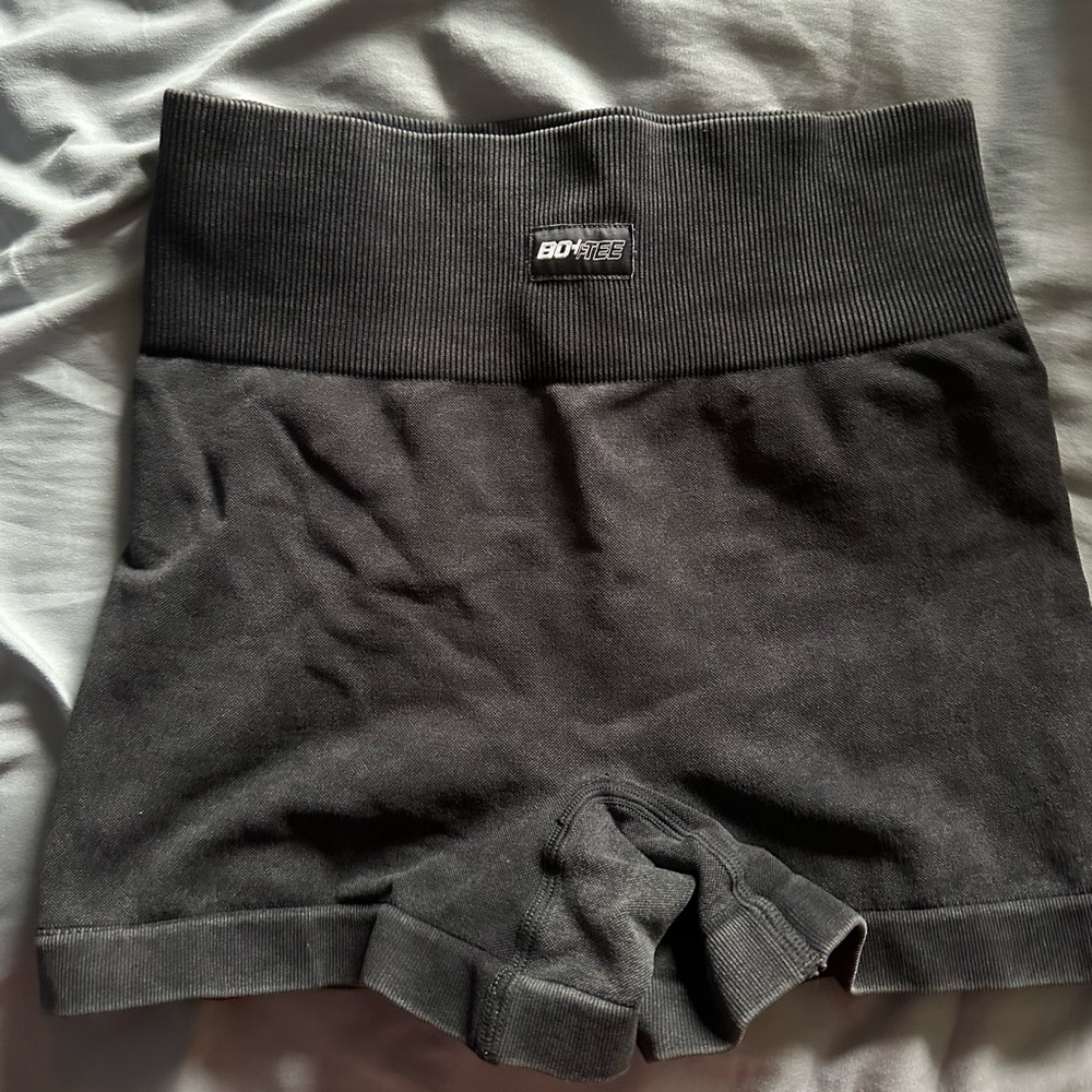BO&TEE MINI SHORTS